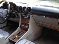 Image 13 of 20 of a 1987 MERCEDES-BENZ 560 SL