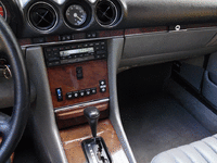 Image 14 of 20 of a 1987 MERCEDES-BENZ 560 SL