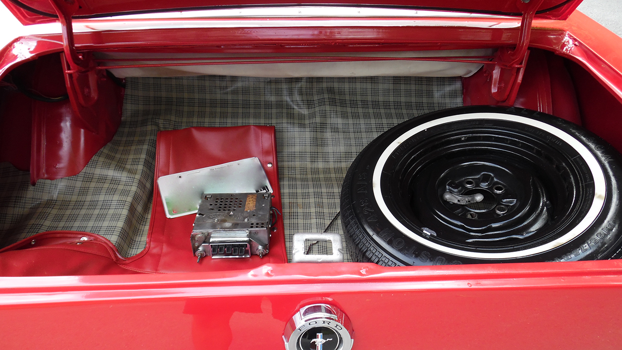 17th Image of a 1965 FORD MUSTANG