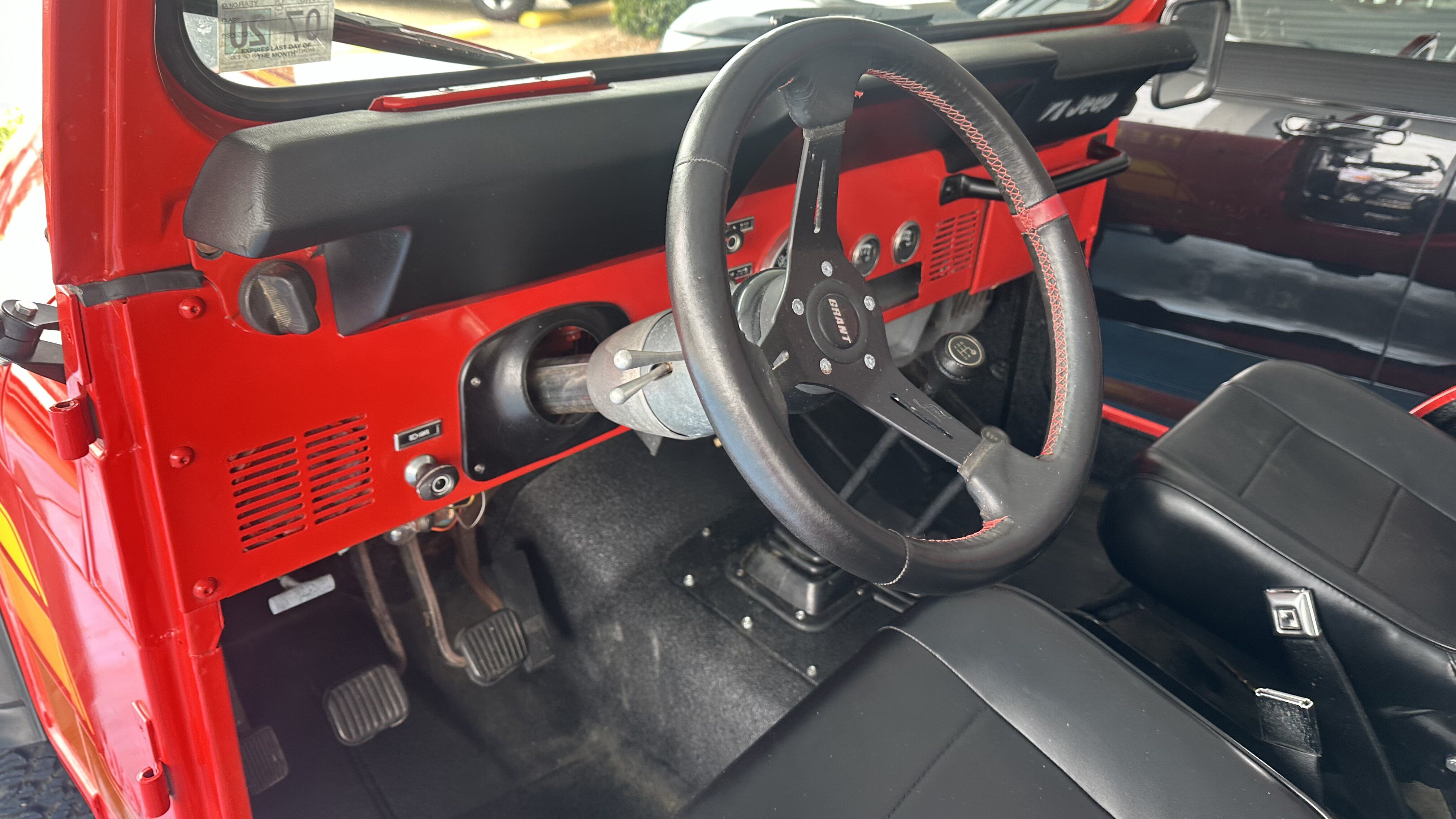 4th Image of a 1983 JEEP CJ5