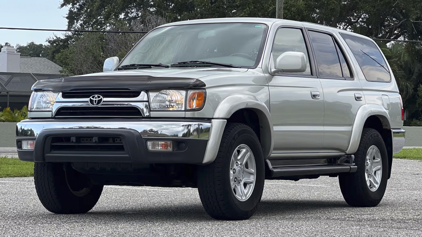 0th Image of a 2002 TOYOTA 4RUNNER