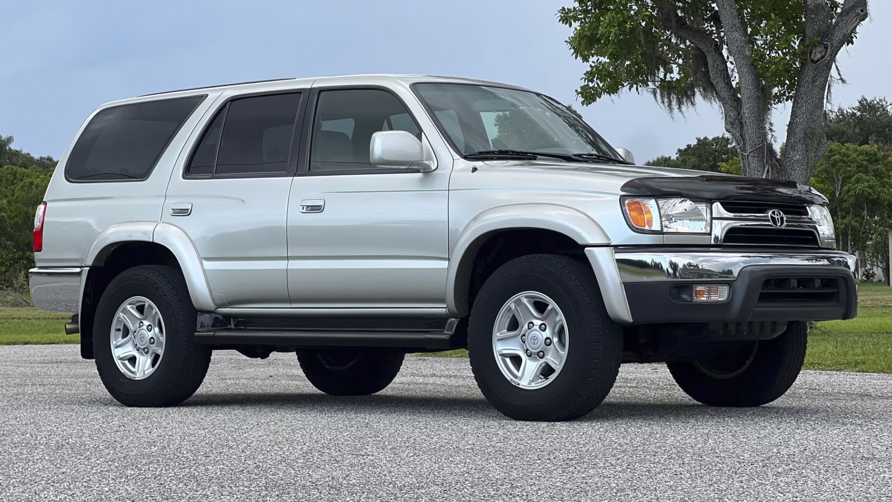 1st Image of a 2002 TOYOTA 4RUNNER