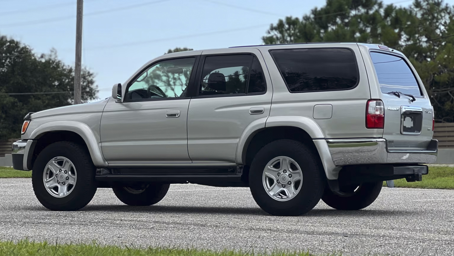 7th Image of a 2002 TOYOTA 4RUNNER