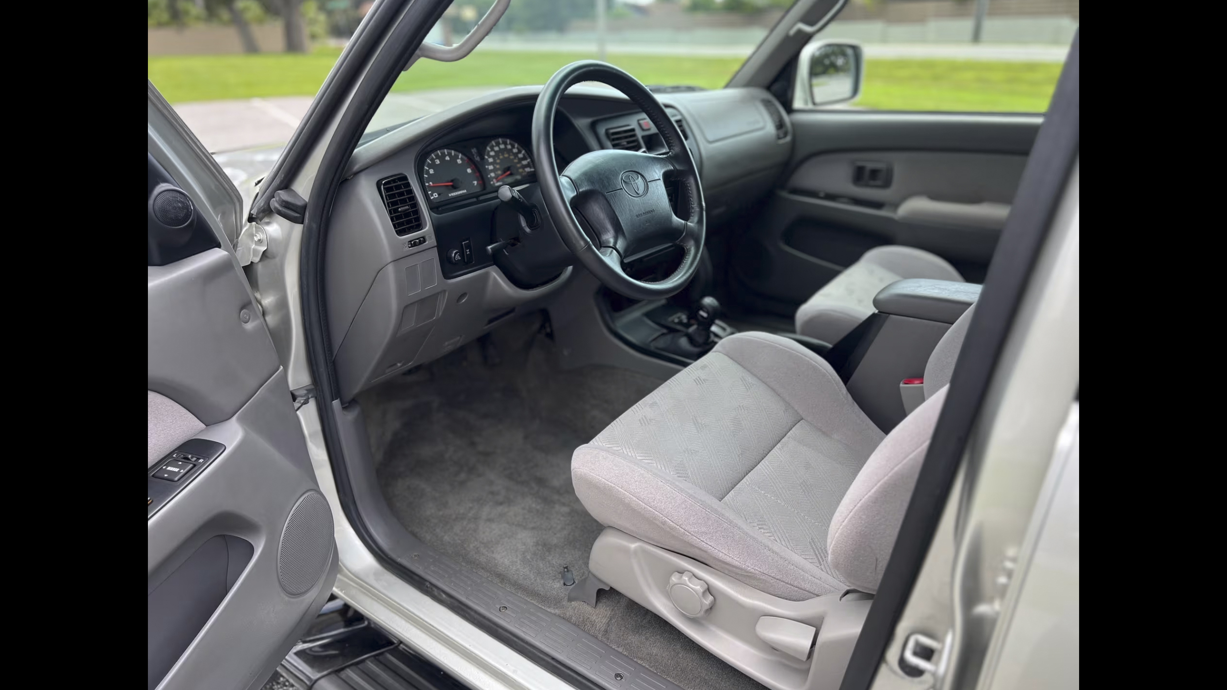 18th Image of a 2002 TOYOTA 4RUNNER