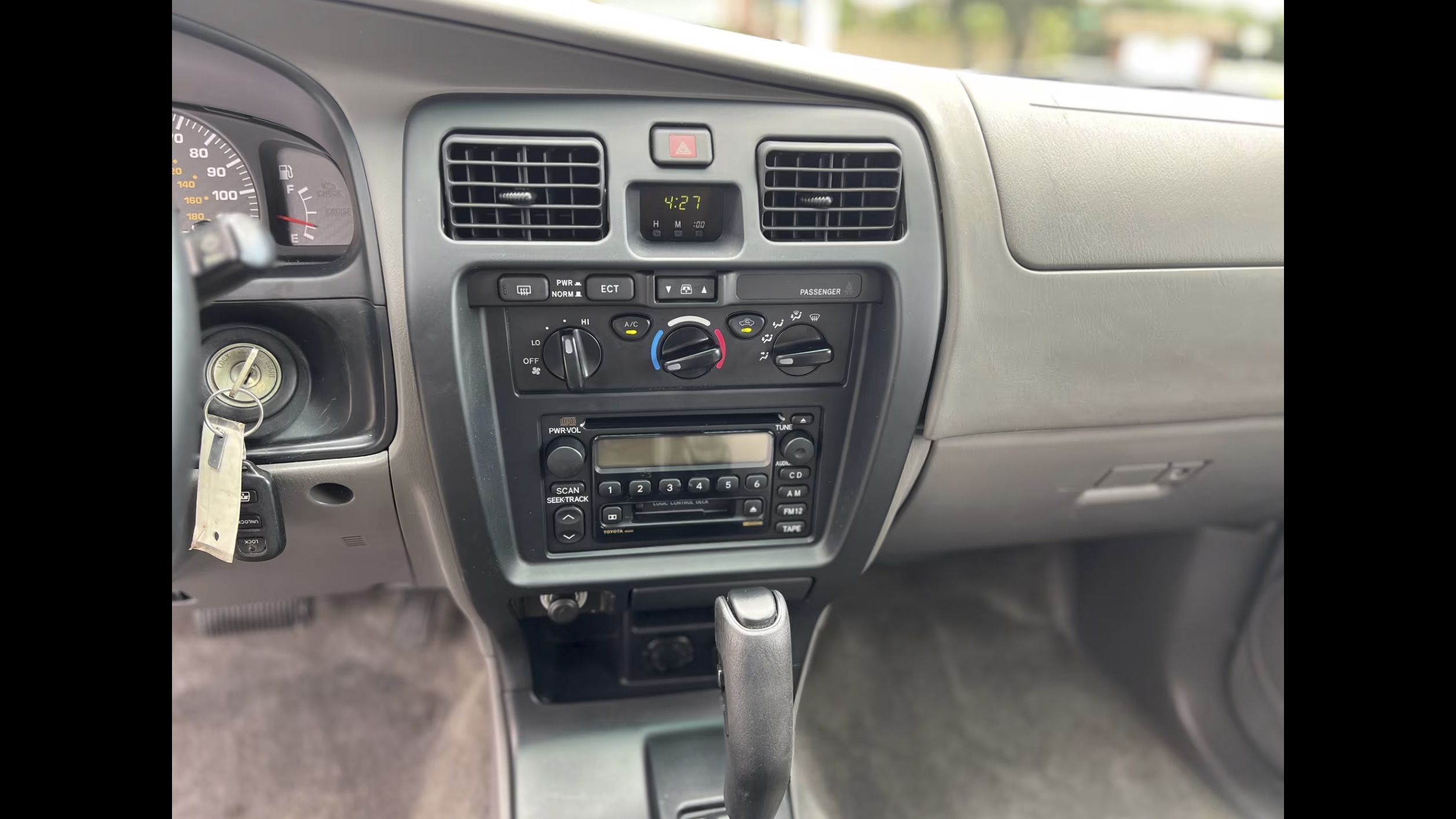 23rd Image of a 2002 TOYOTA 4RUNNER