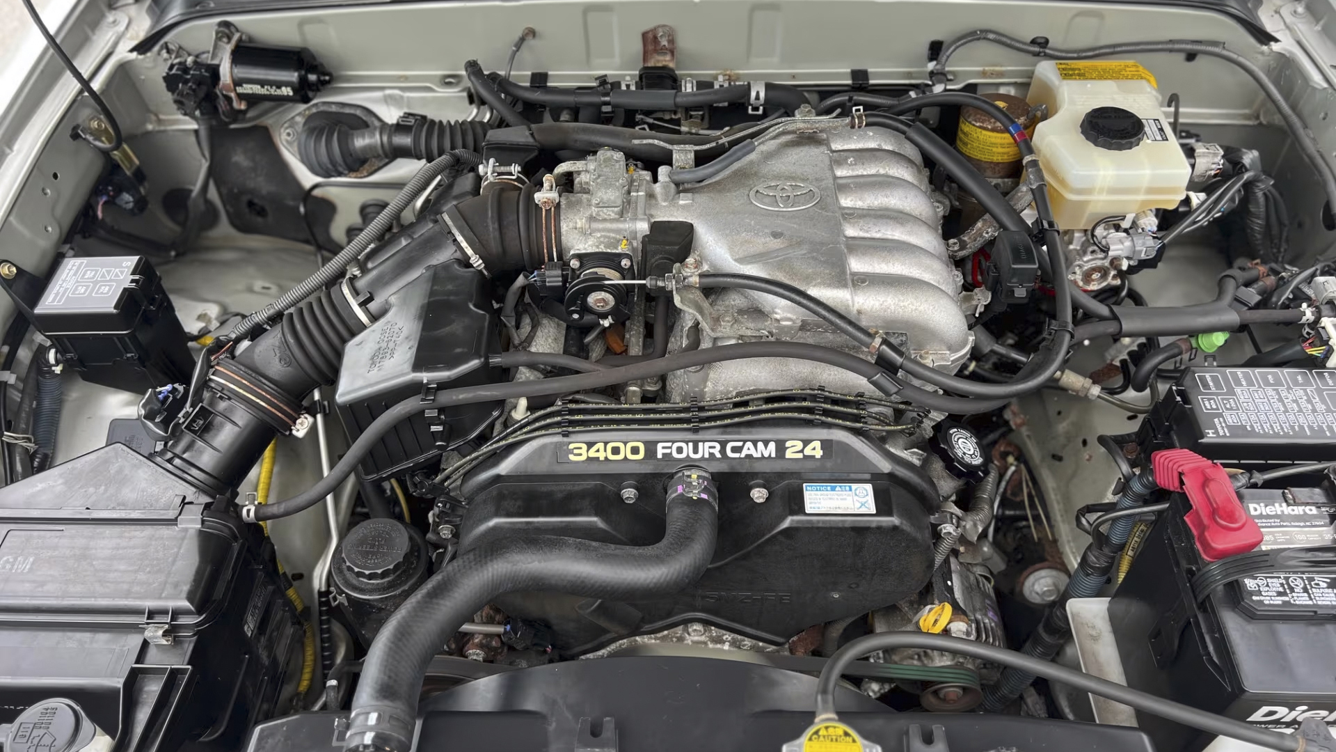 27th Image of a 2002 TOYOTA 4RUNNER