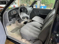 Image 5 of 14 of a 1990 TOYOTA TACOMA