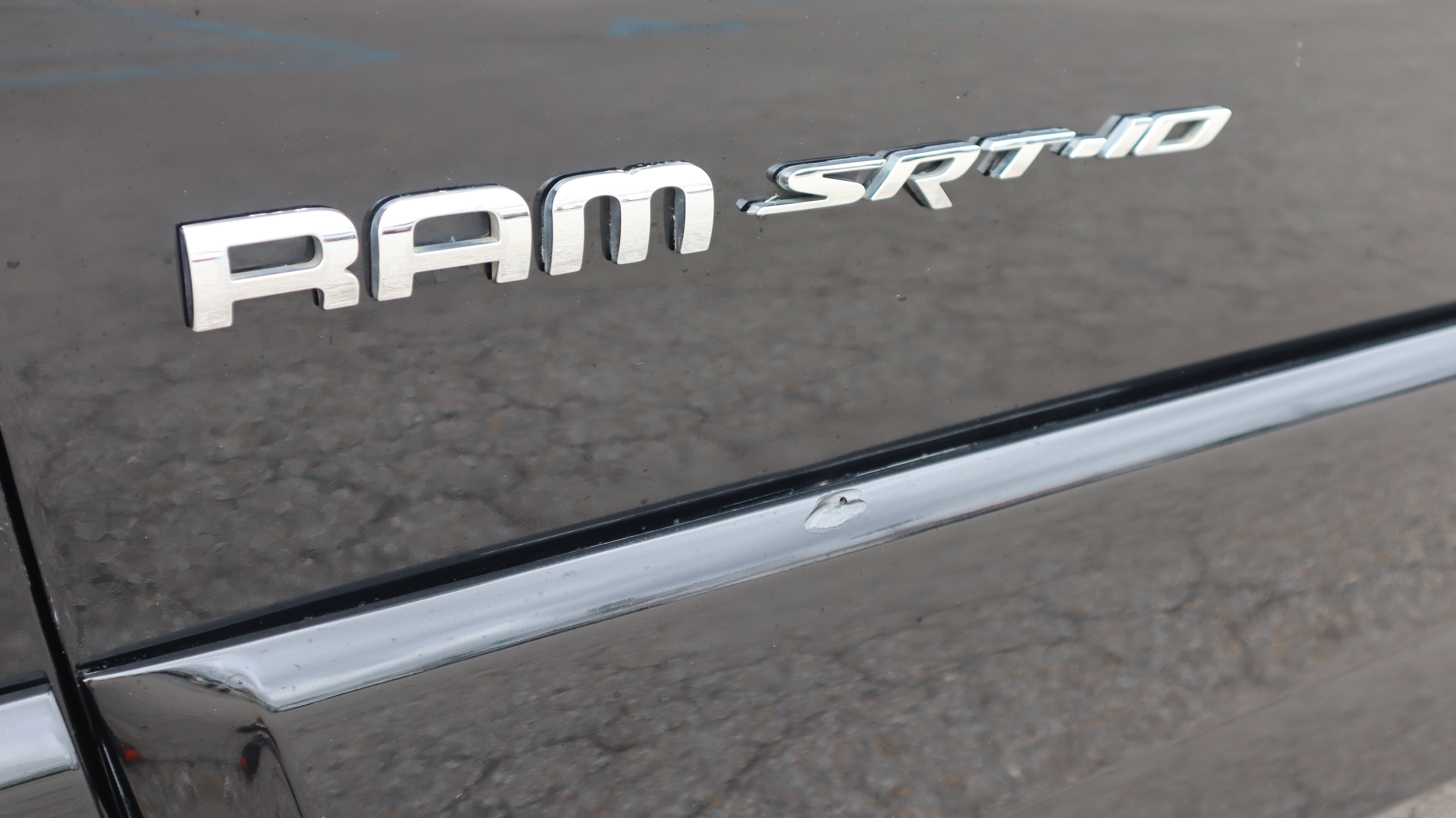 8th Image of a 2005 DODGE RAM PICKUP 1500 SRT-10