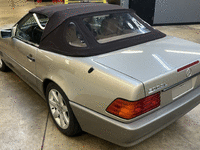 Image 5 of 24 of a 1992 MERCEDES-BENZ 500 500SL
