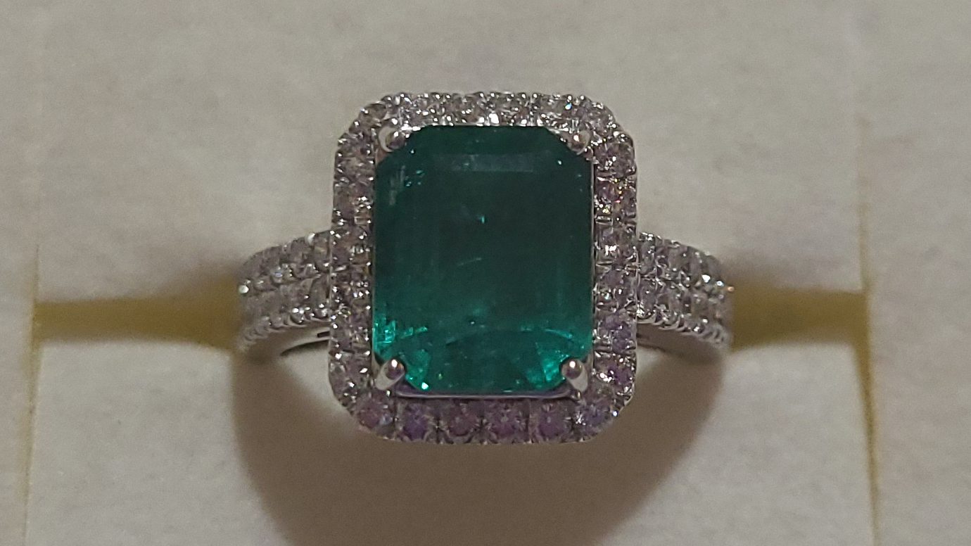 0th Image of a N/A PLATINUM EMERALD DIAMOND