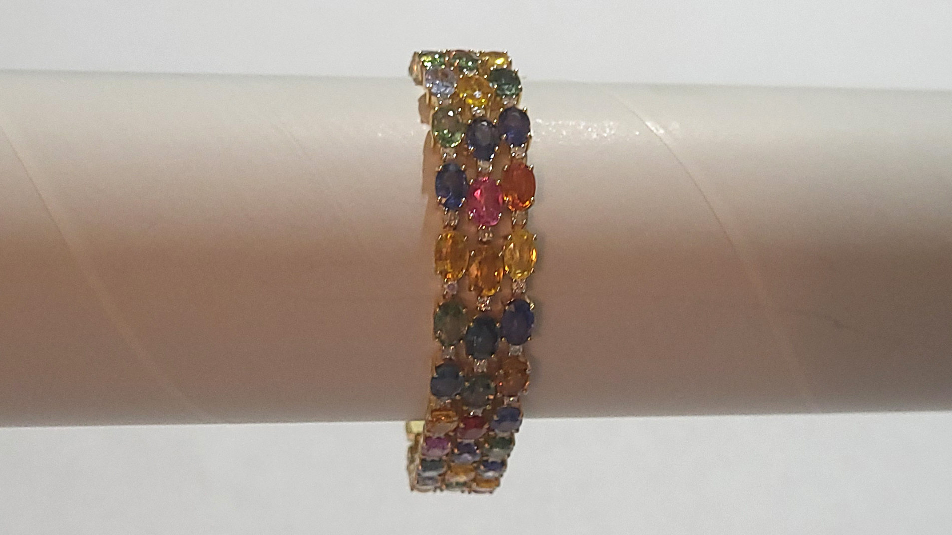 4th Image of a N/A SAPPHIRE DIAMOND
