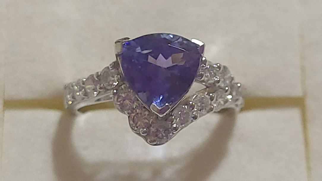 1st Image of a N/A PLATINUM TANZANITE DIAMOND