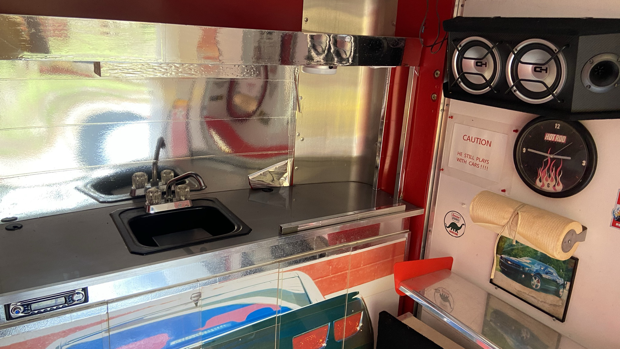 10th Image of a 2015 CUSTOM TOY & HAULER