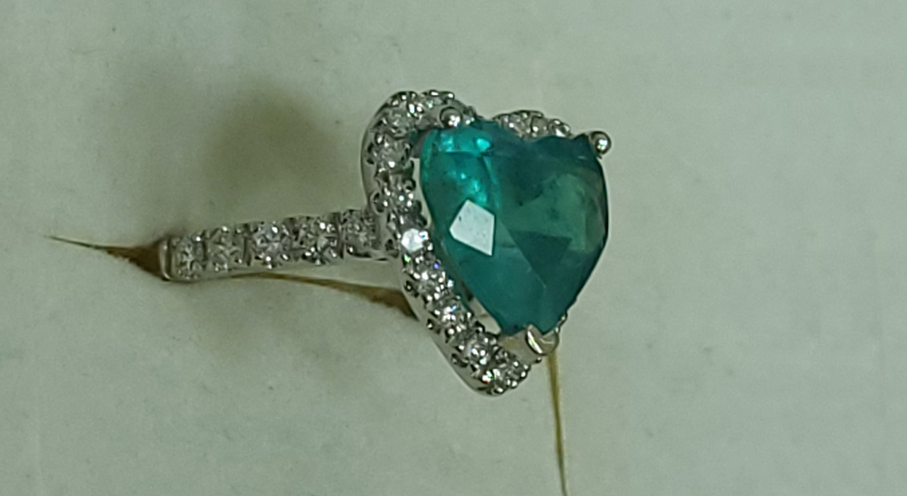 2nd Image of a N/A 14K WHITE GOLD NATURAL EMERALD BERYL AND DIAMOND