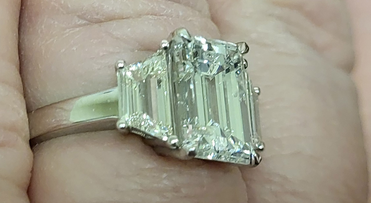 6th Image of a N/A 18 K WHITE GOLD DIAMOND
