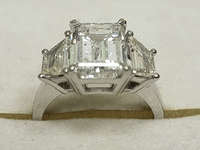 Image 4 of 8 of a N/A 18 K WHITE GOLD DIAMOND