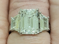 Image 5 of 8 of a N/A 18 K WHITE GOLD DIAMOND