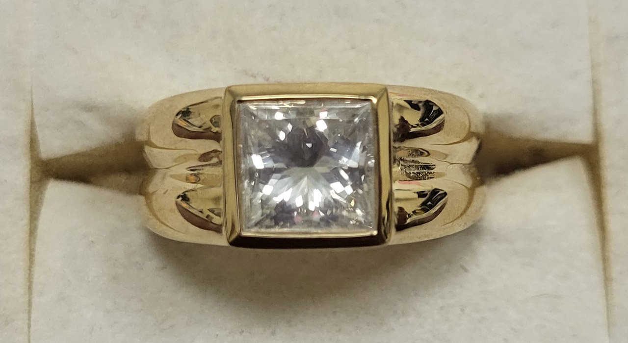 0th Image of a N/A 18K GOLD DIAMOND SOLITAIRE