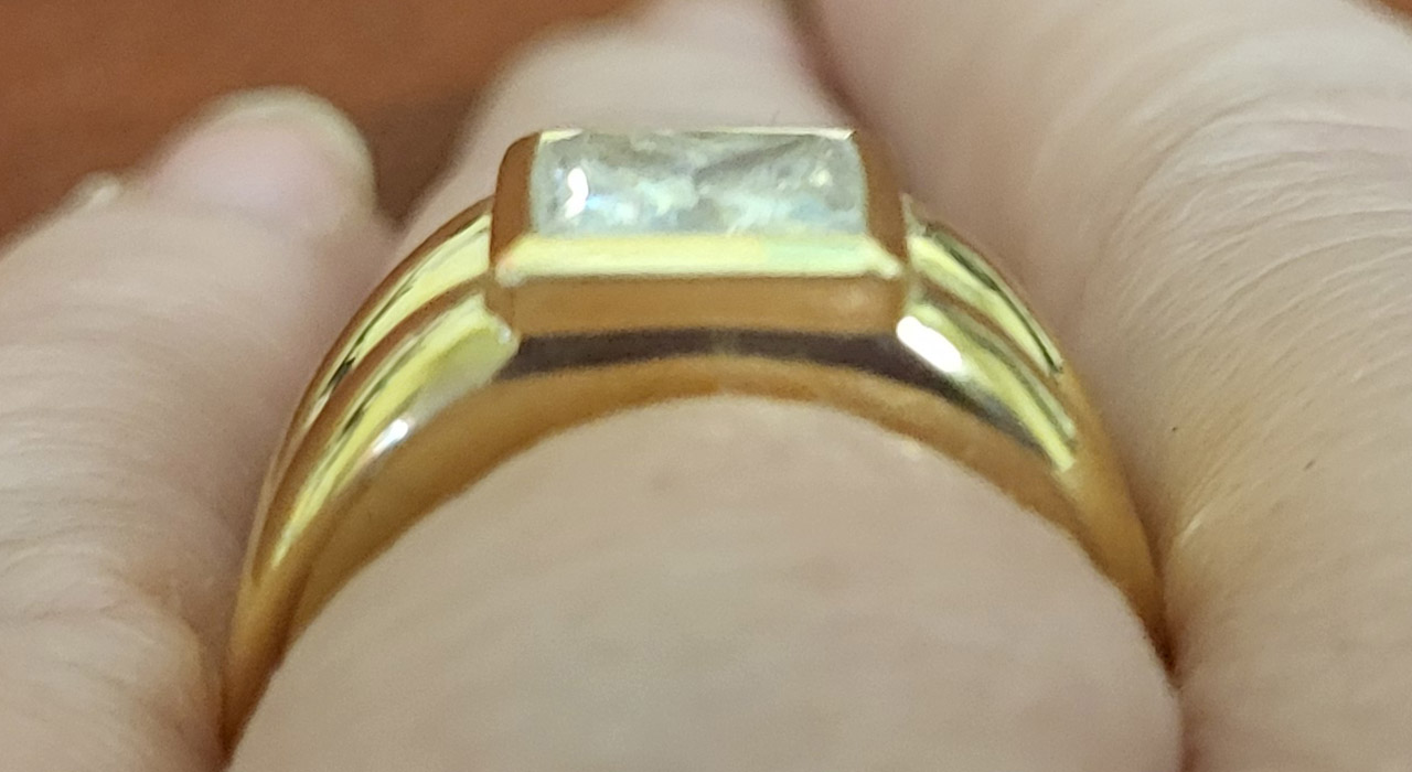 6th Image of a N/A 18K GOLD DIAMOND SOLITAIRE