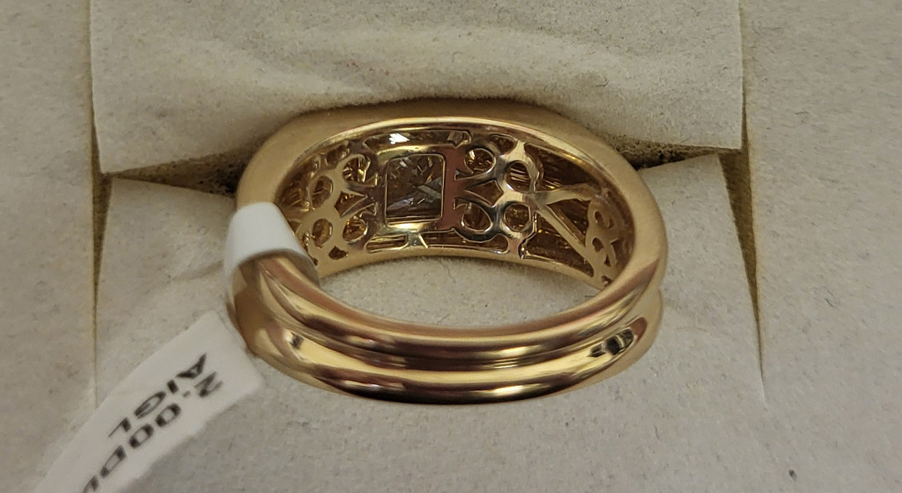 7th Image of a N/A 18K GOLD DIAMOND SOLITAIRE