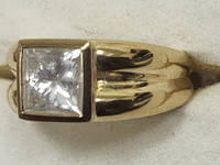 Image 2 of 9 of a N/A 18K GOLD DIAMOND SOLITAIRE