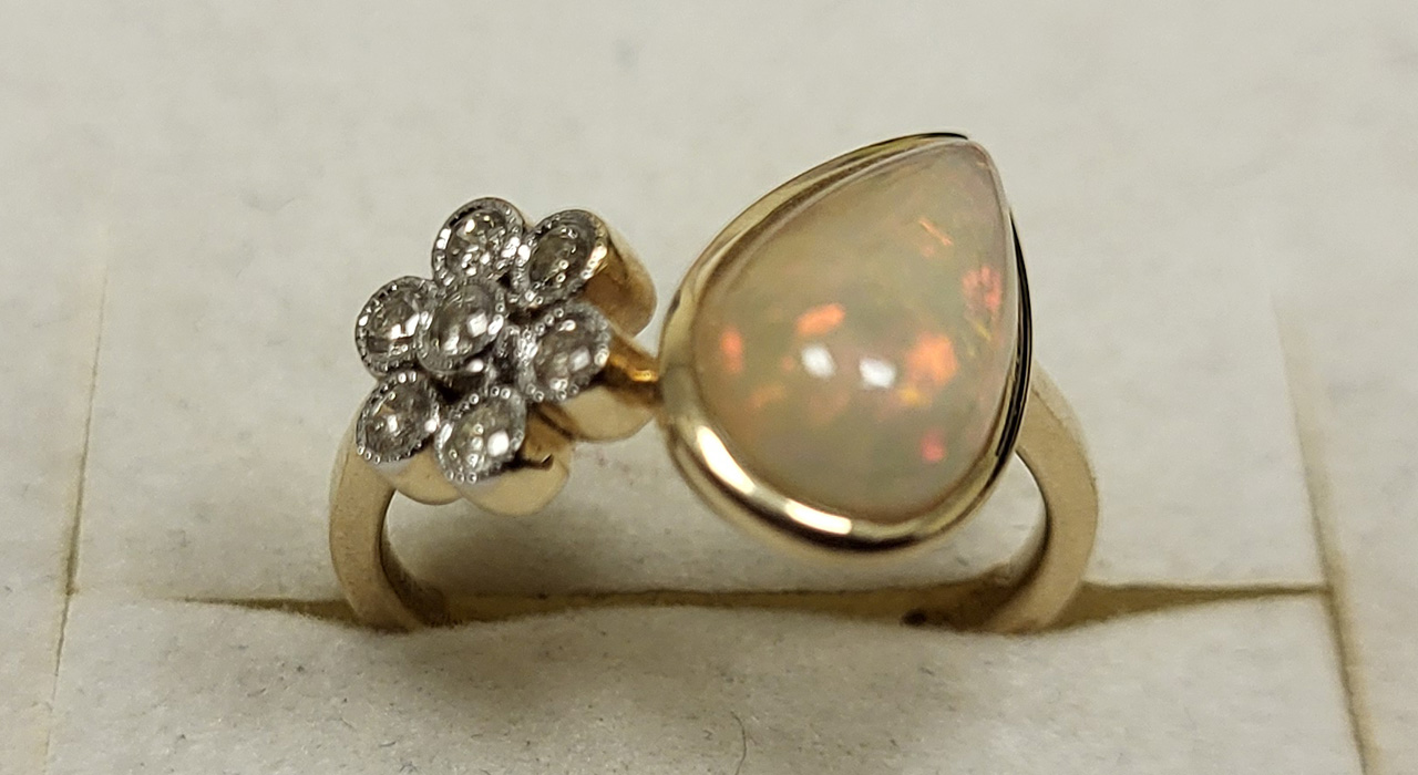 3rd Image of a N/A 14K YELLOW GOLD DIAMOND AND OPAL
