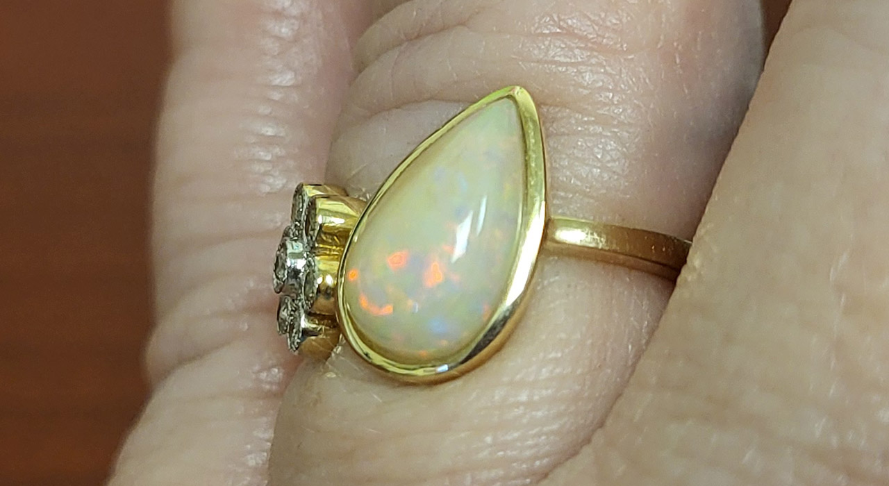 5th Image of a N/A 14K YELLOW GOLD DIAMOND AND OPAL
