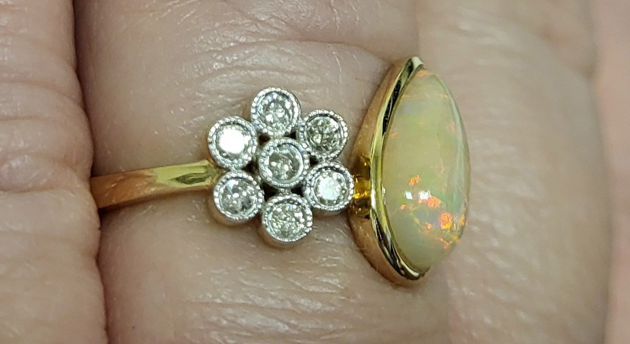 6th Image of a N/A 14K YELLOW GOLD DIAMOND AND OPAL