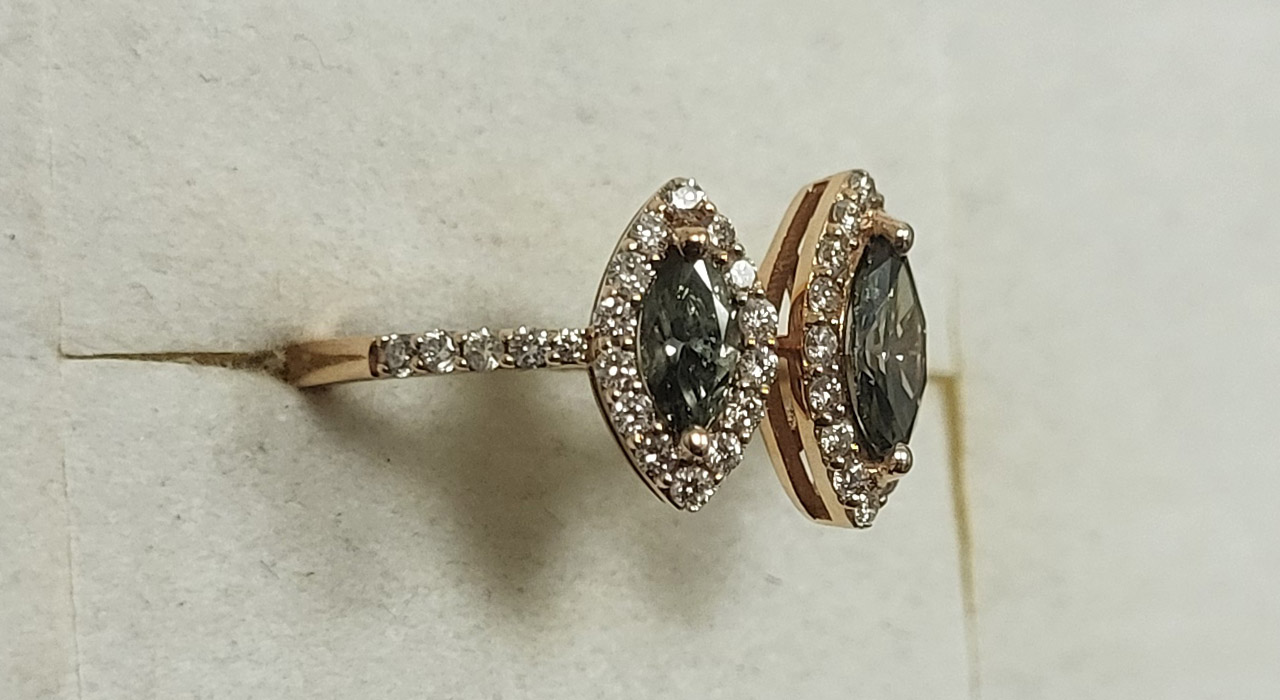 1st Image of a N/A 18K GOLD GREEN AND WHITE DIAMOND