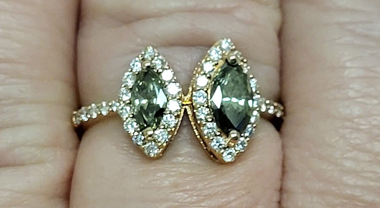 3rd Image of a N/A 18K GOLD GREEN AND WHITE DIAMOND