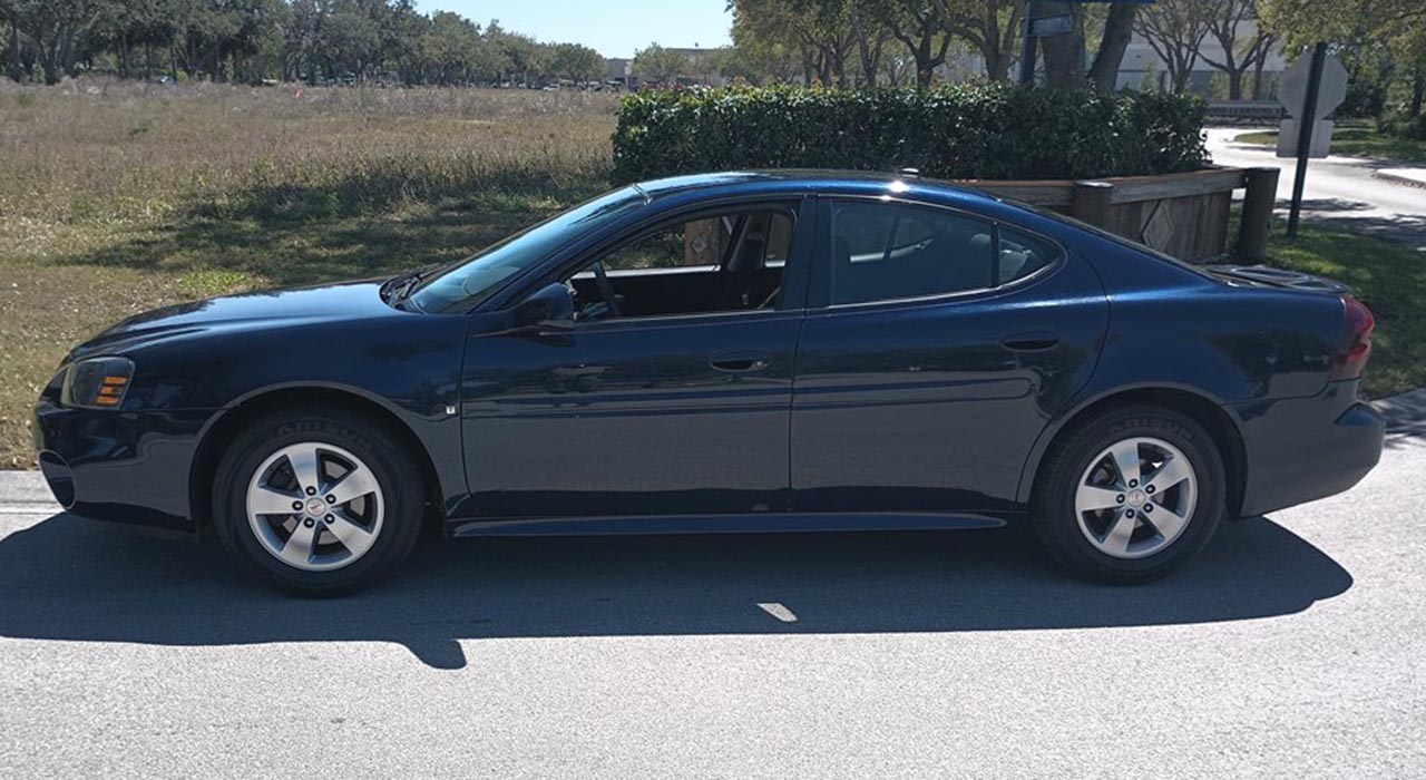 2nd Image of a 2007 PONTIAC GRAND PRIX