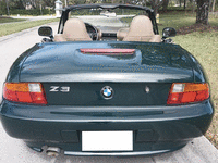 Image 9 of 17 of a 1997 BMW Z3