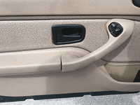 Image 13 of 17 of a 1997 BMW Z3