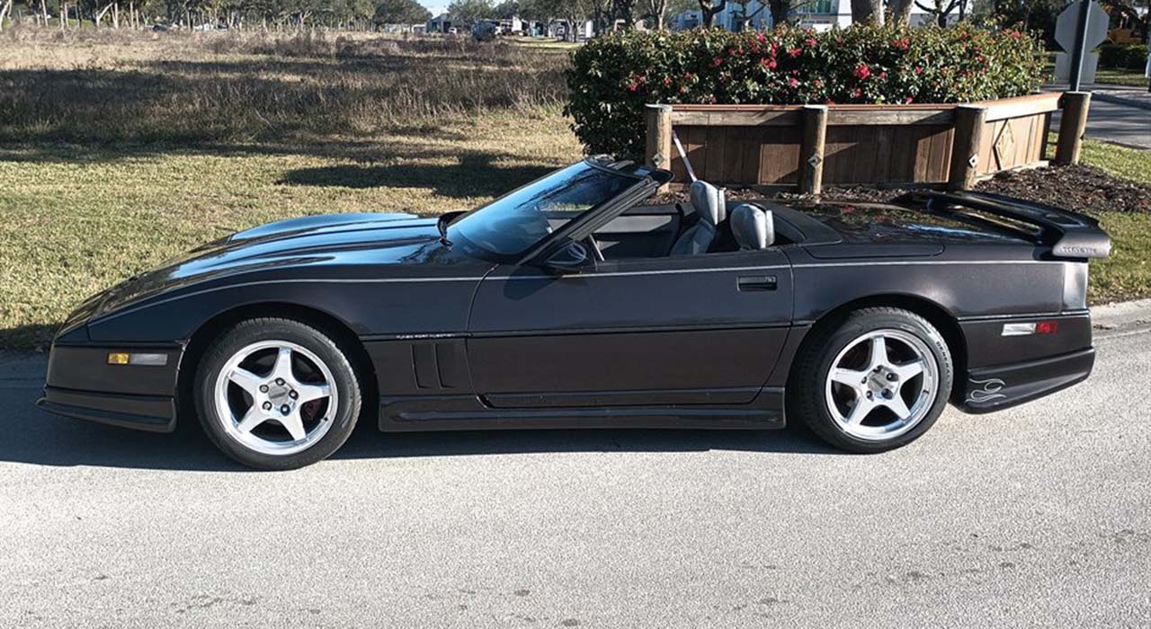 3rd Image of a 1989 CHEVROLET CORVETTE