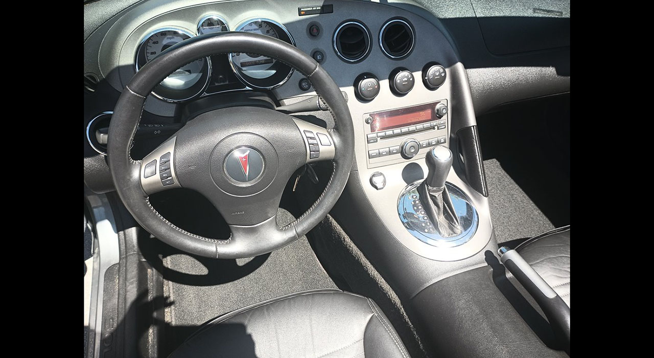 12th Image of a 2007 PONTIAC SOLSTICE