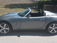 Image 5 of 19 of a 2007 PONTIAC SOLSTICE