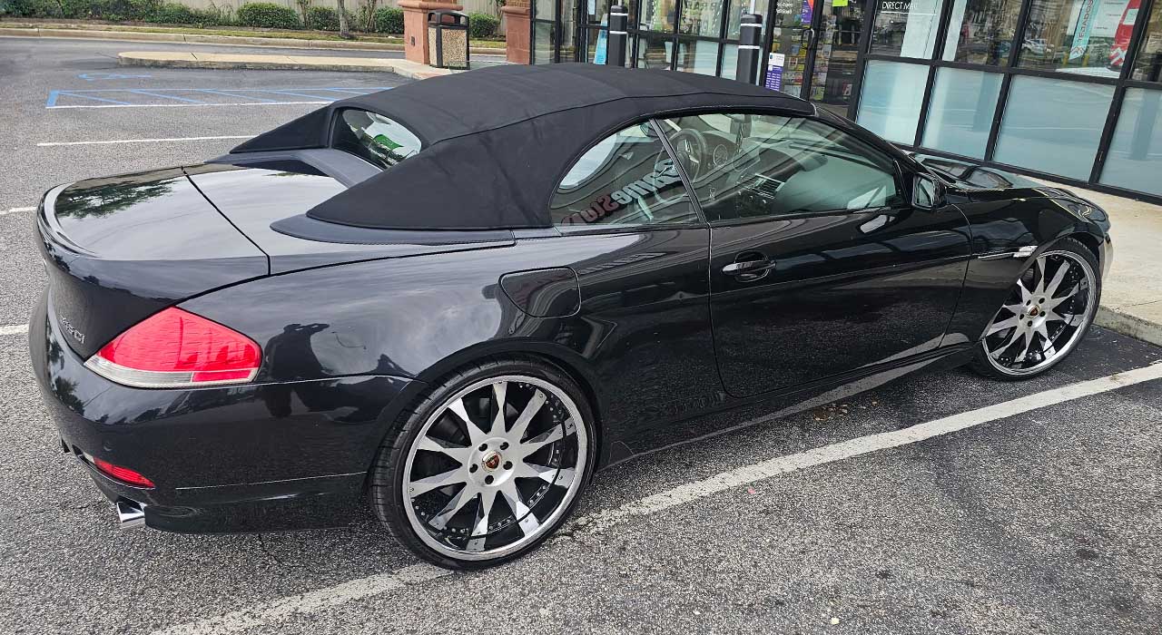3rd Image of a 2005 BMW 6 SERIES 645CIC