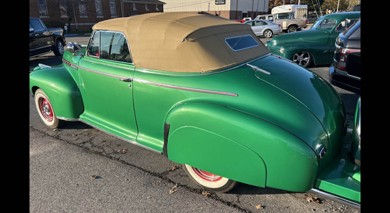 2nd Image of a 1941 CHEVROLET SPECIAL DELUXE
