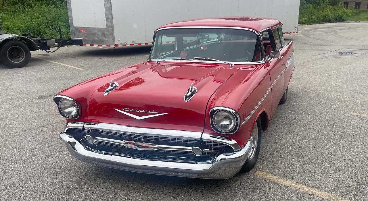 2nd Image of a 1957 CHEVROLET NOMAD
