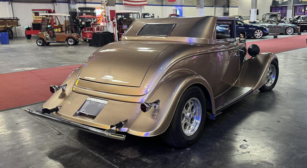 3rd Image of a 1934 FORD .