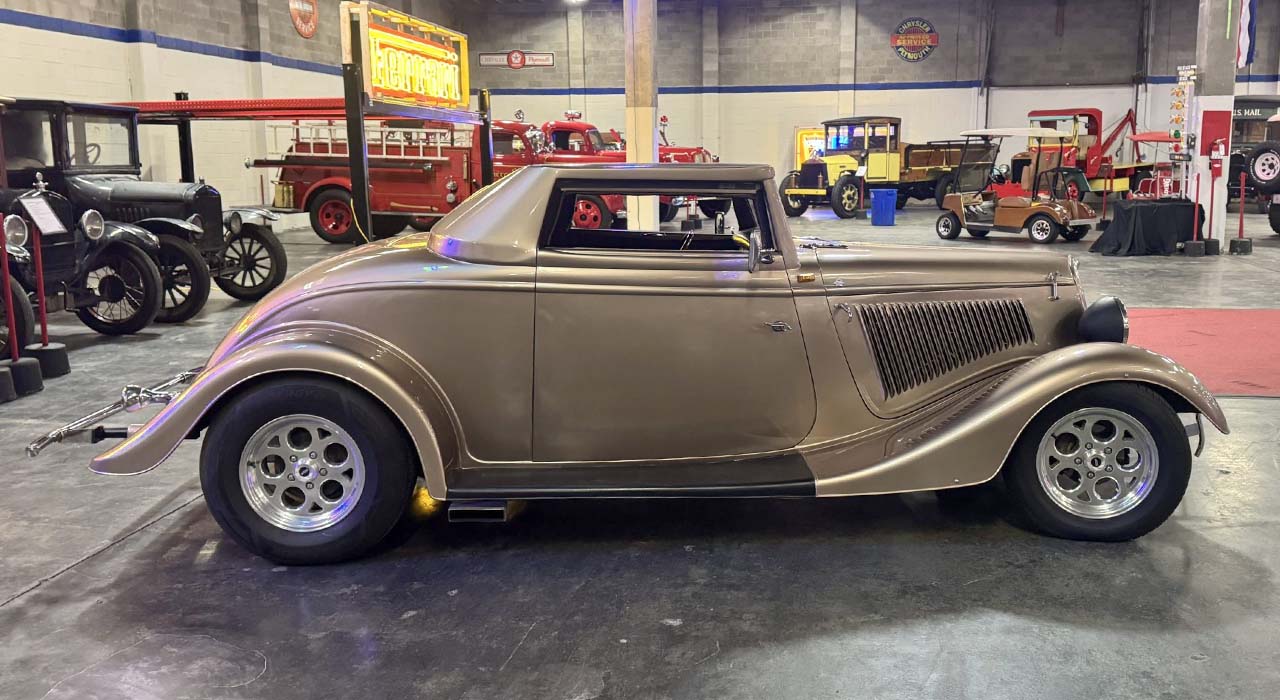 5th Image of a 1934 FORD .