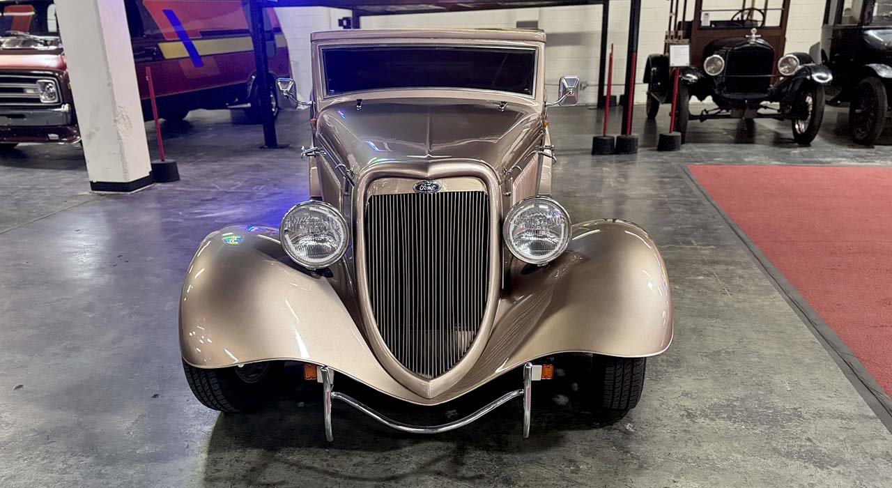 6th Image of a 1934 FORD .