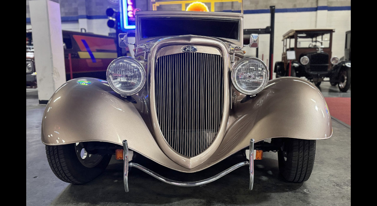 7th Image of a 1934 FORD .