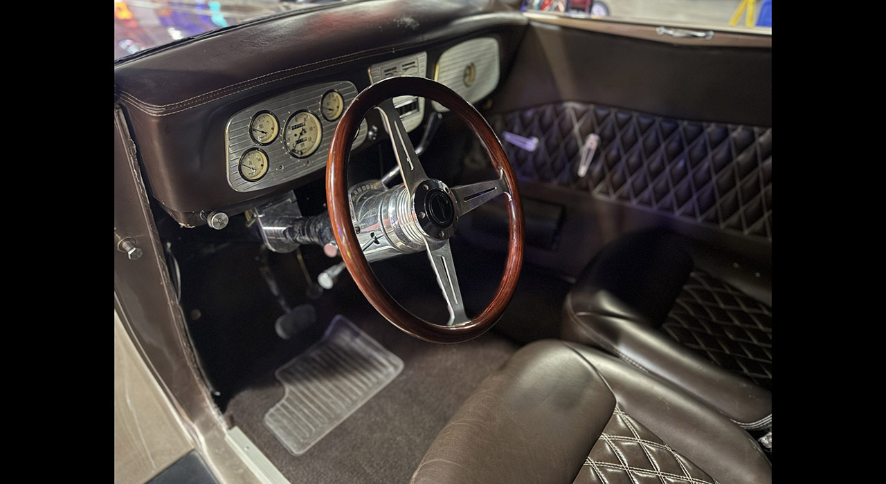 12th Image of a 1934 FORD .