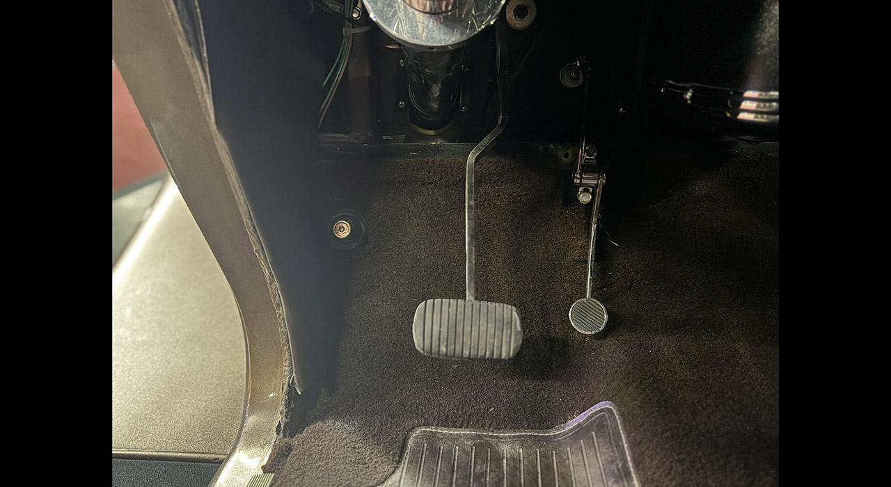 17th Image of a 1934 FORD .