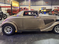 Image 6 of 21 of a 1934 FORD .