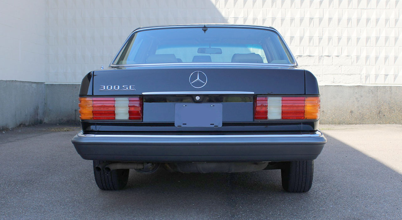 8th Image of a 1990 MERCEDES 300 SE
