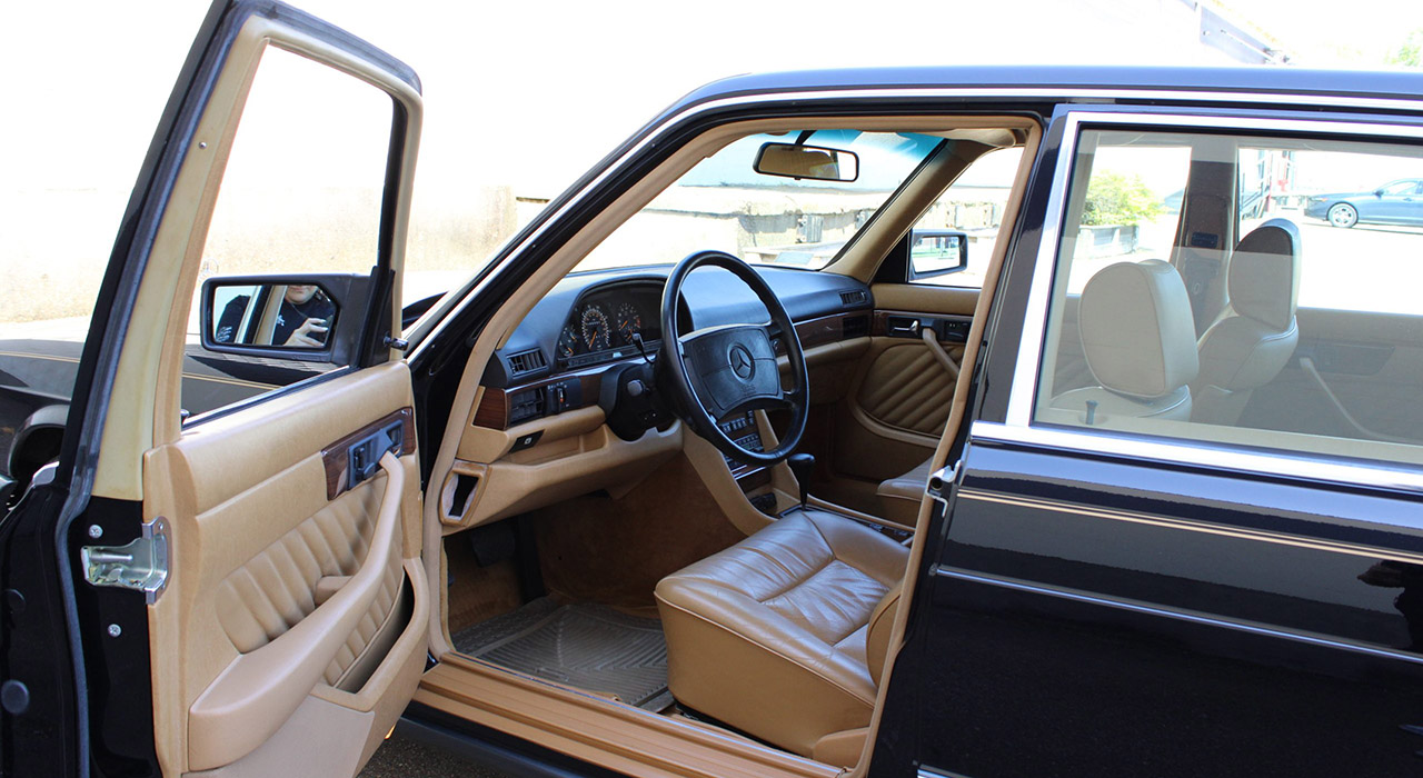 11th Image of a 1990 MERCEDES 300 SE
