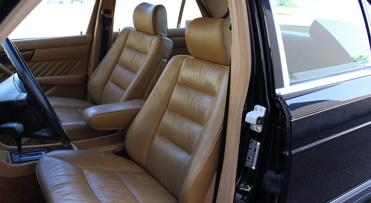 12th Image of a 1990 MERCEDES 300 SE