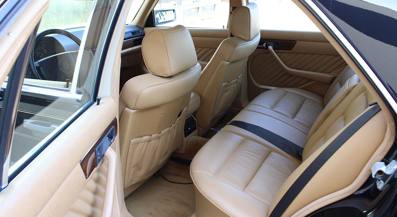 15th Image of a 1990 MERCEDES 300 SE